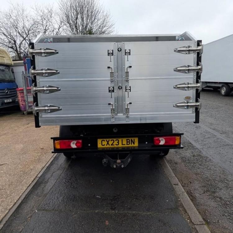 Isuzu Cab & Half Tree Surgeon Body