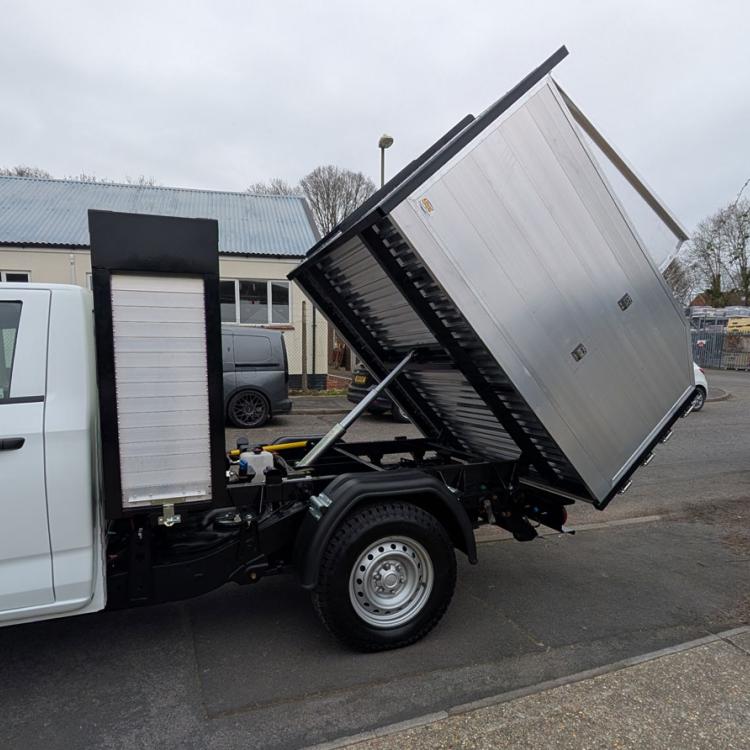 Isuzu Single Cab wtih Toolbox