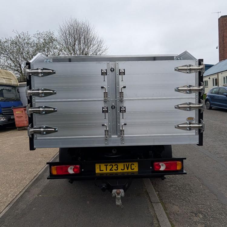 Isuzu Single Cab wtih Toolbox