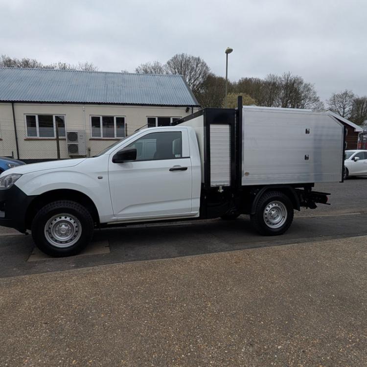 Isuzu Single Cab wtih Toolbox